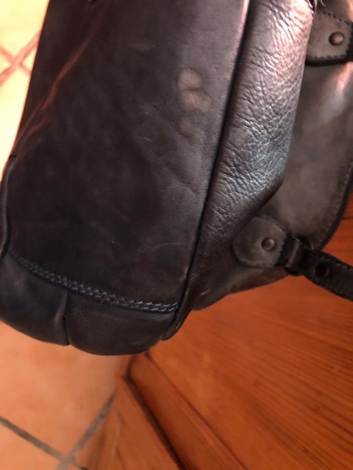 Sac bleu nuit en cuir - photo numéro 10