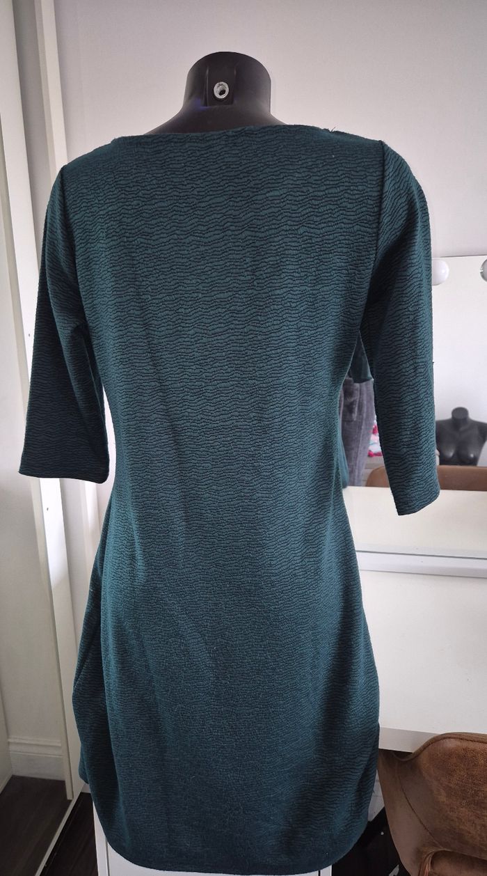 Robe verte et noire - photo numéro 2