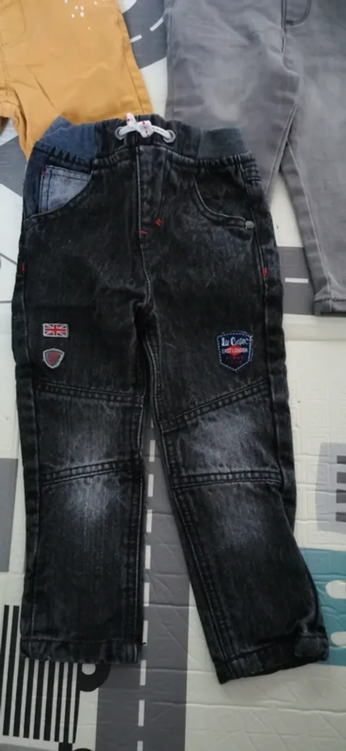 Lot pantalons 12 mois - photo numéro 2