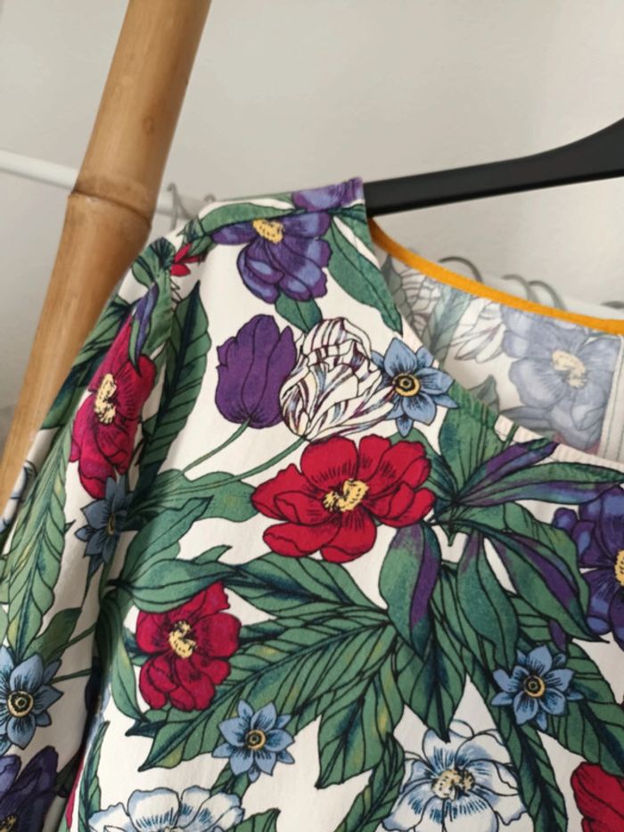 Jolie robe fleurie Only taille 36 - photo numéro 3