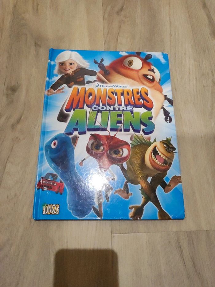 Bande dessinée monstre contre aliens