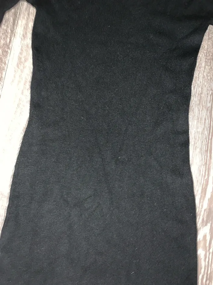 Robe noir à perle - photo numéro 3