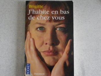 J'HABITE EN BAS DE CHEZ VOUS