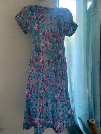 Robe fleurie vintage taille 40 manches courtes