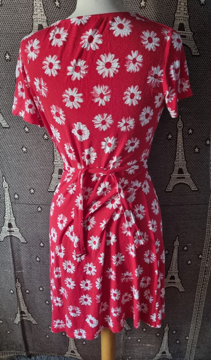 Robe rouge à fleurs taille 40 - photo numéro 5
