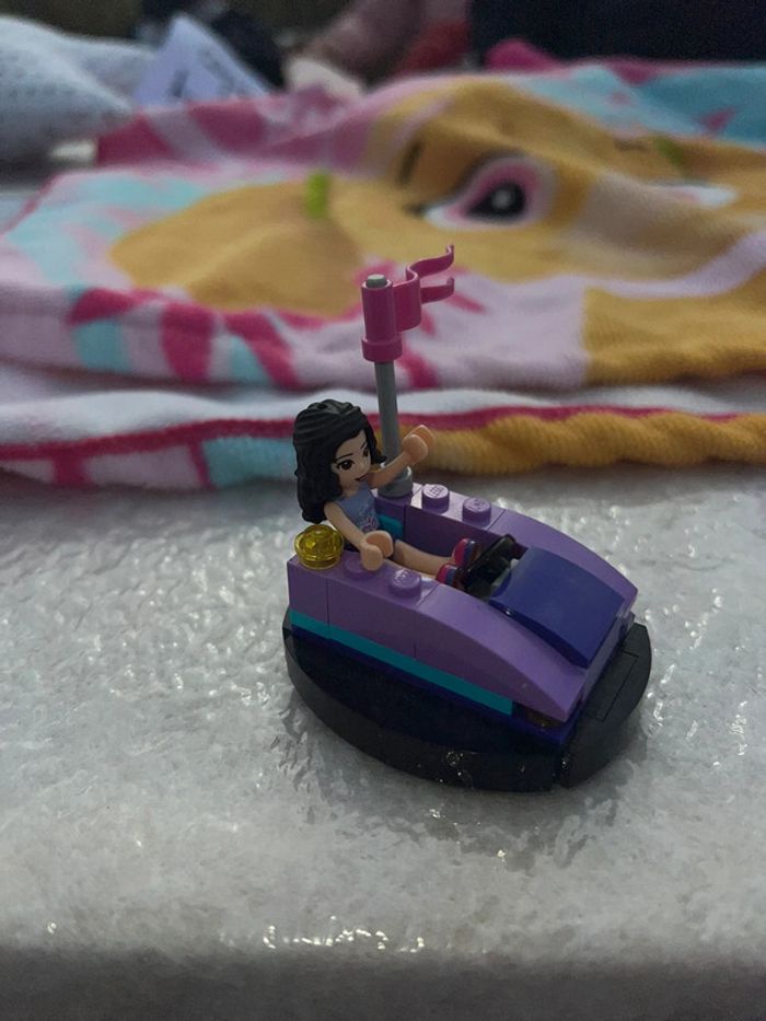 Jeu de construction lego Friends fille auto ramoneuse fête foraine