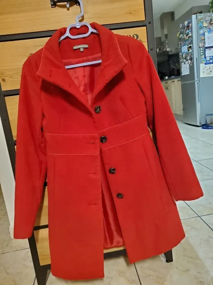 Veste rouge taille 36 très bon état - photo numéro 2