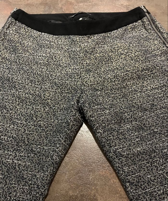 Pantalon contenant un fil doré - photo numéro 4