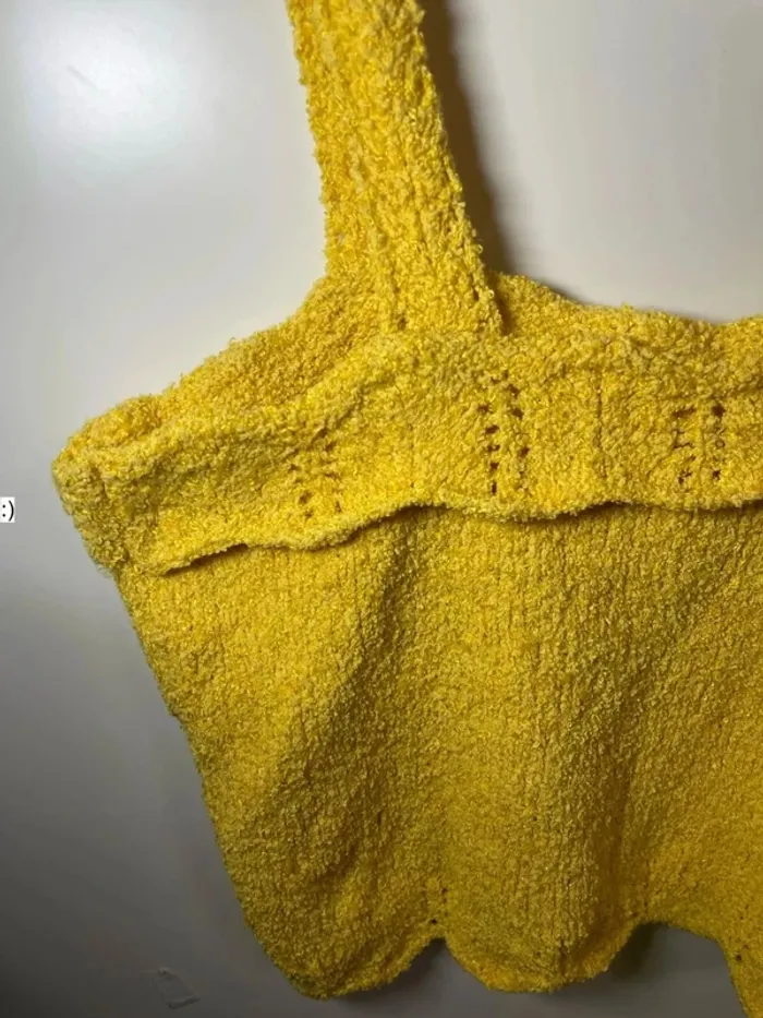 Crop top type trico femme jaune taille 42 ou 44 - photo numéro 4