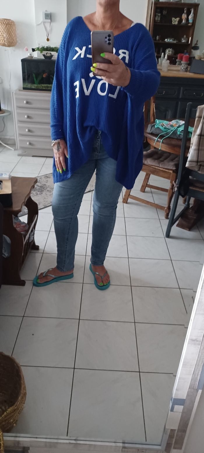 Très beau pull oversieze femme T U - photo numéro 2