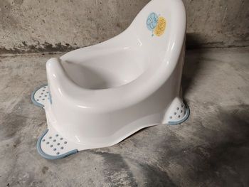 Lot de 2 pots pour bébé dont un musical