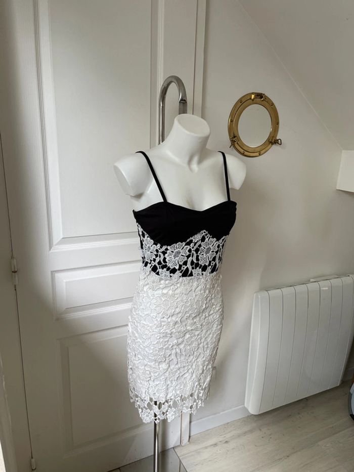Robe effet dentelle