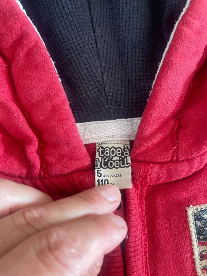 Sweat-shirt capuche rouge garçon 5 ans - photo numéro 3