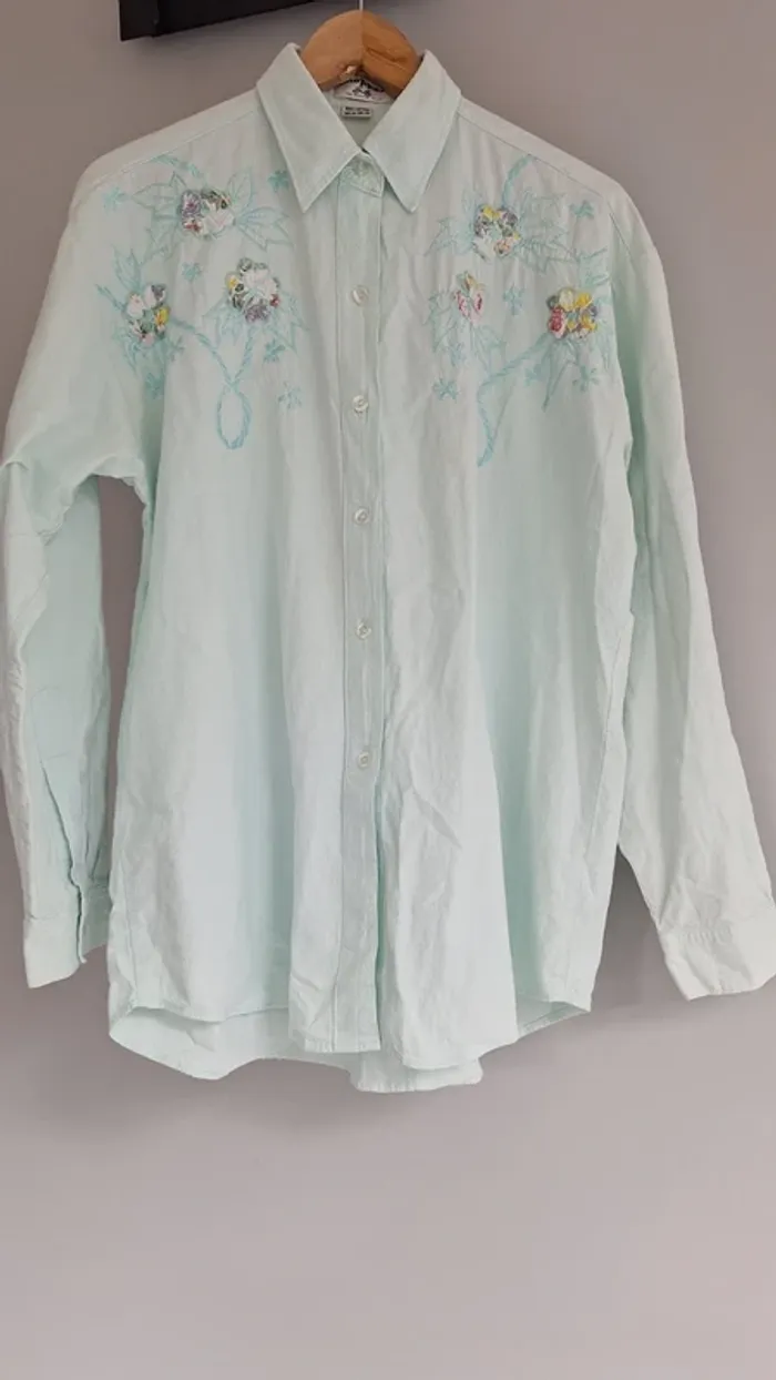 Chemise qualité vintage brodée fleurs 44 / 46 - photo numéro 2