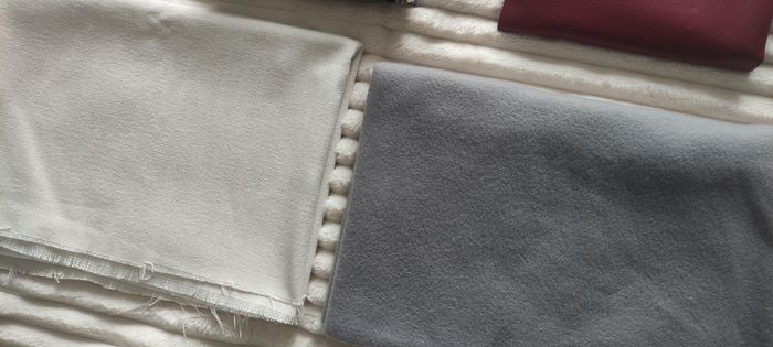 Lot de tissus variés – Coton, éponge, polaire, simili cuir, ameublement – 10 pièces - photo numéro 5