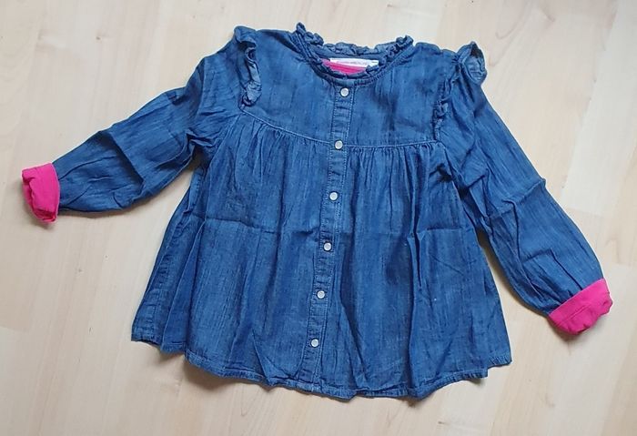 Tee-shirt fuschia motif cœur + Chemise imitation jean (4 ans-104Cm) / Marques diverses - photo numéro 3