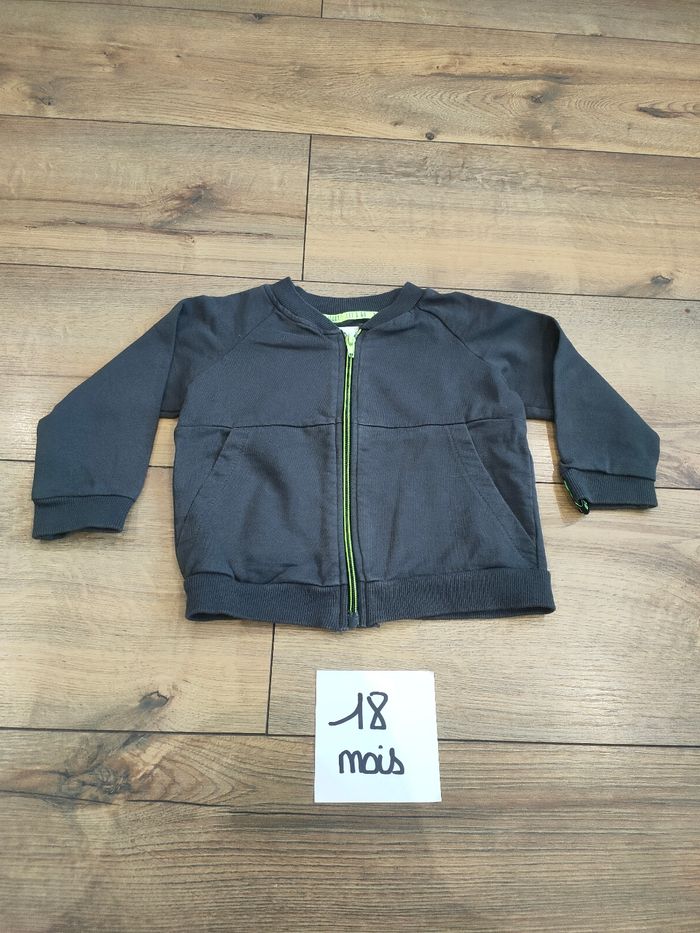 Veste pour bébé garçon 18 mois manches longues assez fine little cigogne