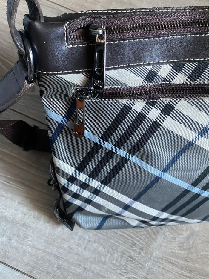 Burberry - photo numéro 2