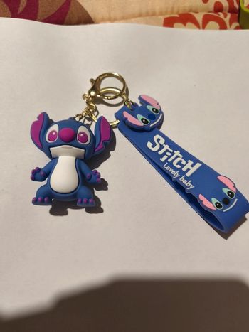 Porte clés Stitch violet