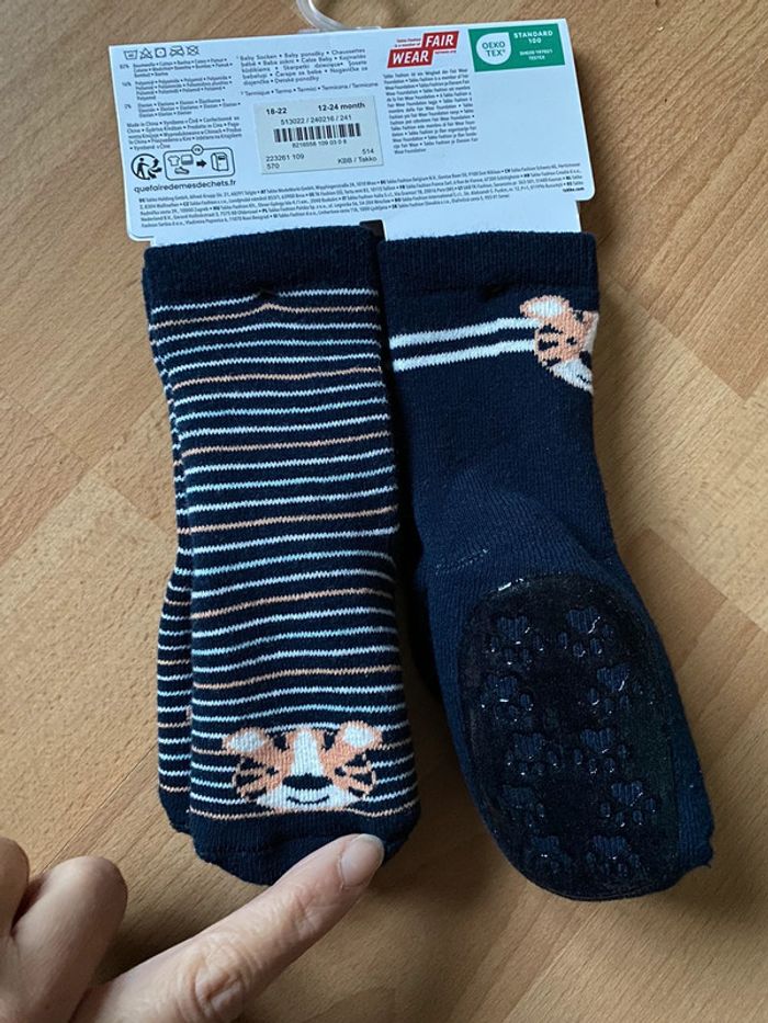 Lot de 2 paires de Chaussettes anti dérapantes « tigre » Taille 18-22 - photo numéro 3
