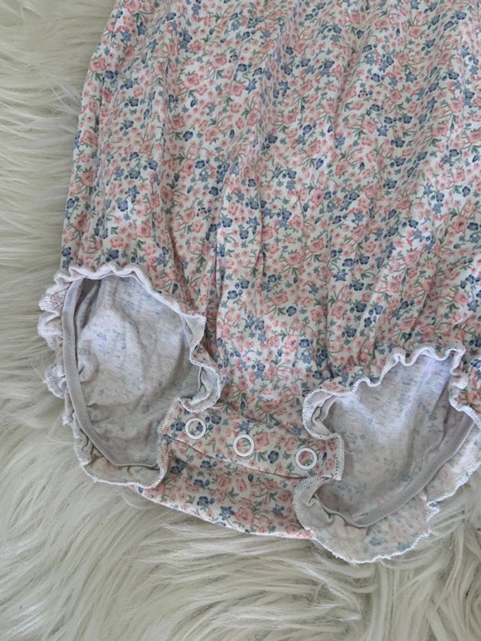 Fille 👧🏻 Body barboteuse a fleurs h&m 6/9 mois - photo numéro 2