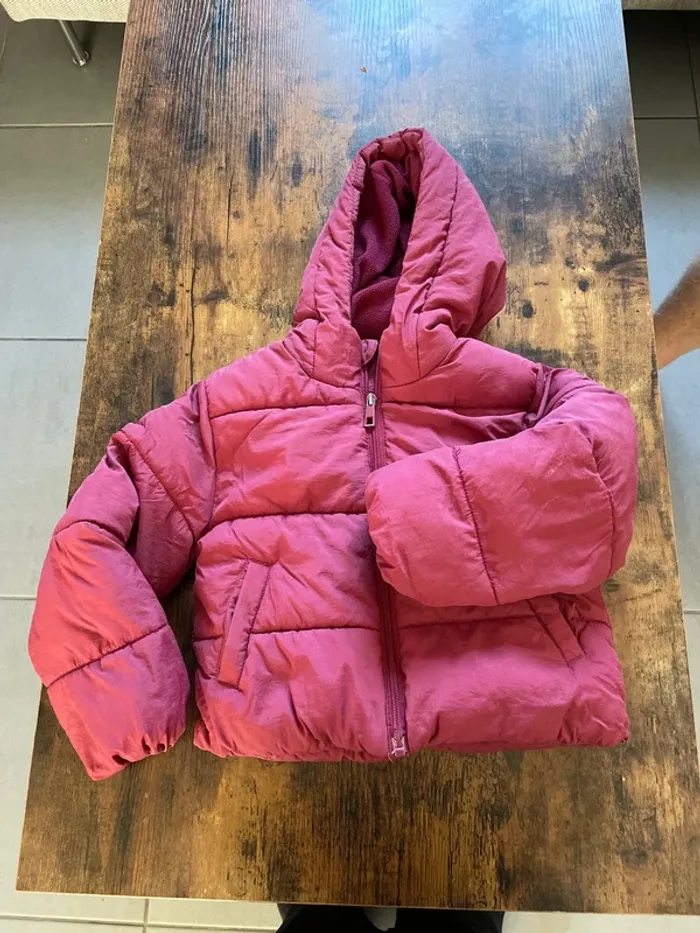 Doudoune bordeau à capuche