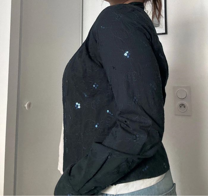 Veste fine bleu marine – Caroll – Taille 40 – Sequins – Très bon état - photo numéro 2