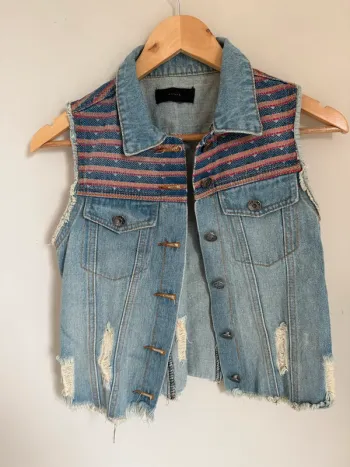 Veste en jean sans manches broderie