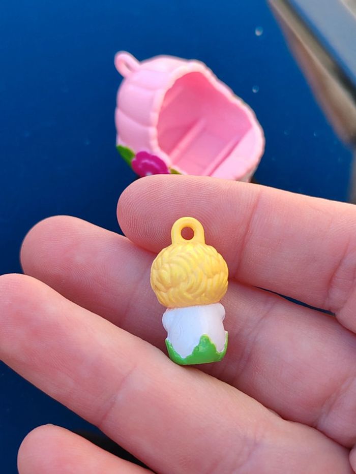 Charmkins bébé dans son couffin - hasbro vintage - photo numéro 3