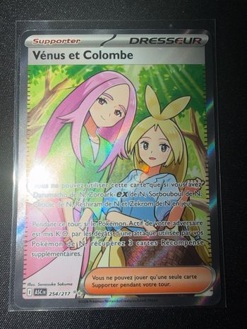 Vénus et Colombe 254/217 Ultra Rare – Héros Transcendants ASC – Carte Pokémon FR