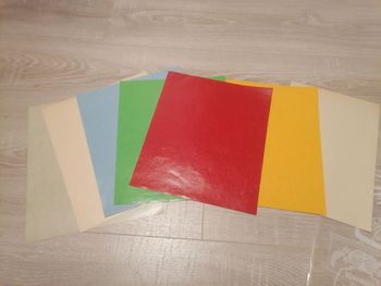 Lot feuilles papiers brillants et carrés papier