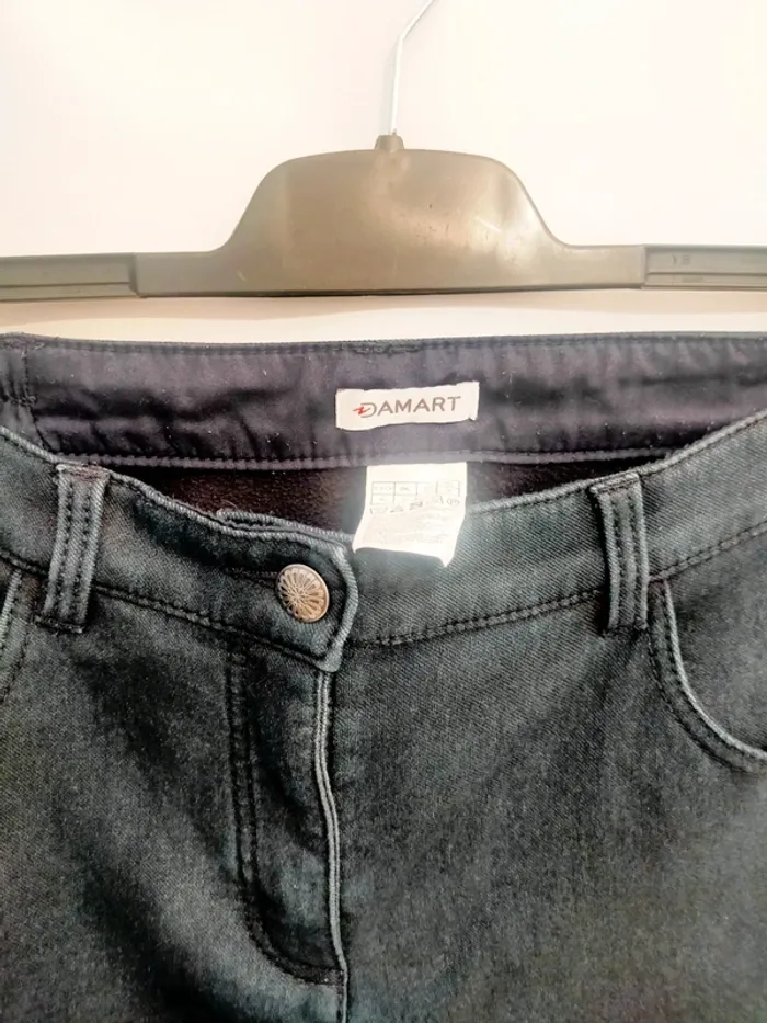 Jean's bleu marine Damart taille 42 en très bon état - photo numéro 3