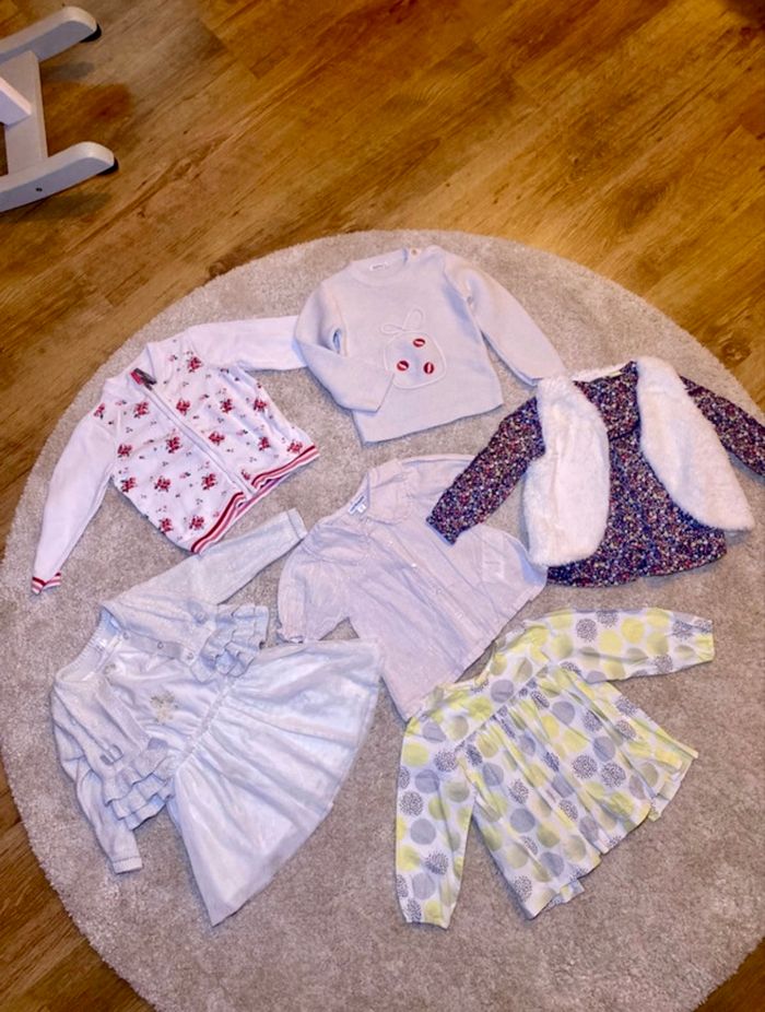 Lot de 8 vêtements taille 18 mois