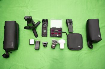 DJI Osmo Pocket 3 Creator Combo avec 2 micros. Peu utilisé avec beaucoup d'extra