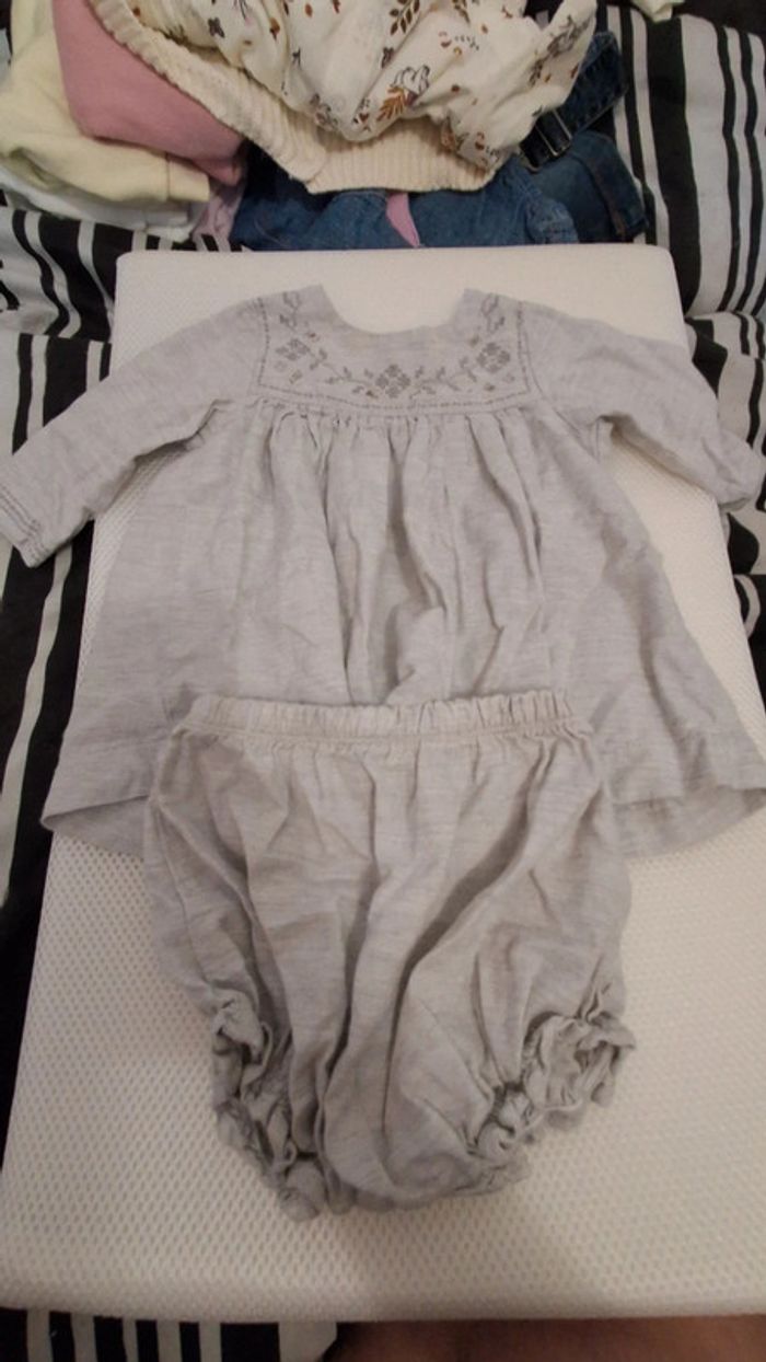 Lot 2 robes 6 mois - photo numéro 3