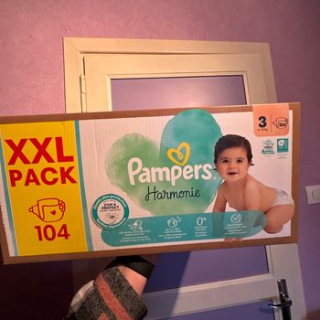 Couches bébé Pampers taille 3 harmonie