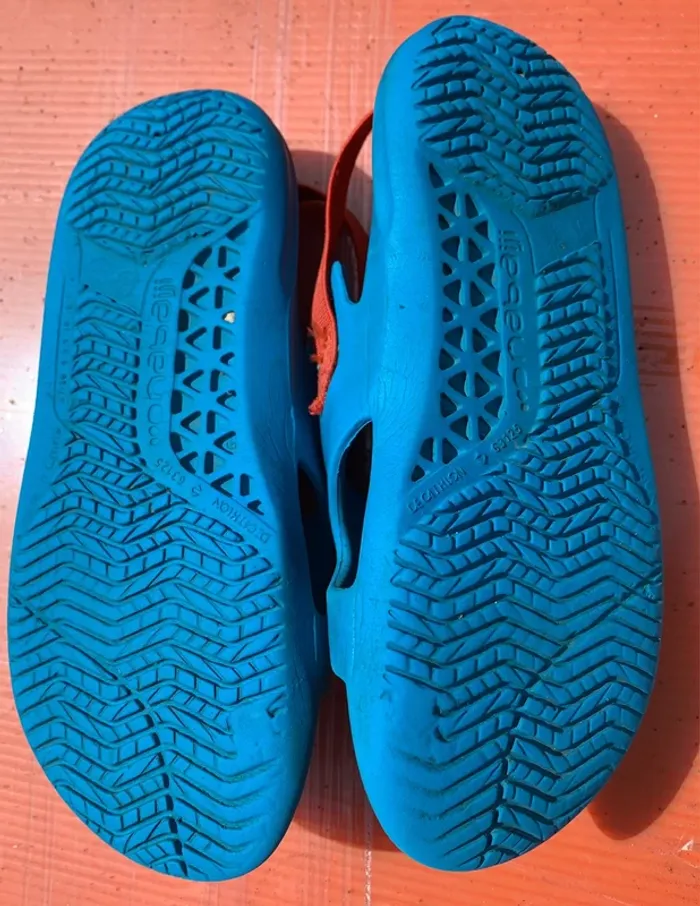 Tong aquatique - photo numéro 2