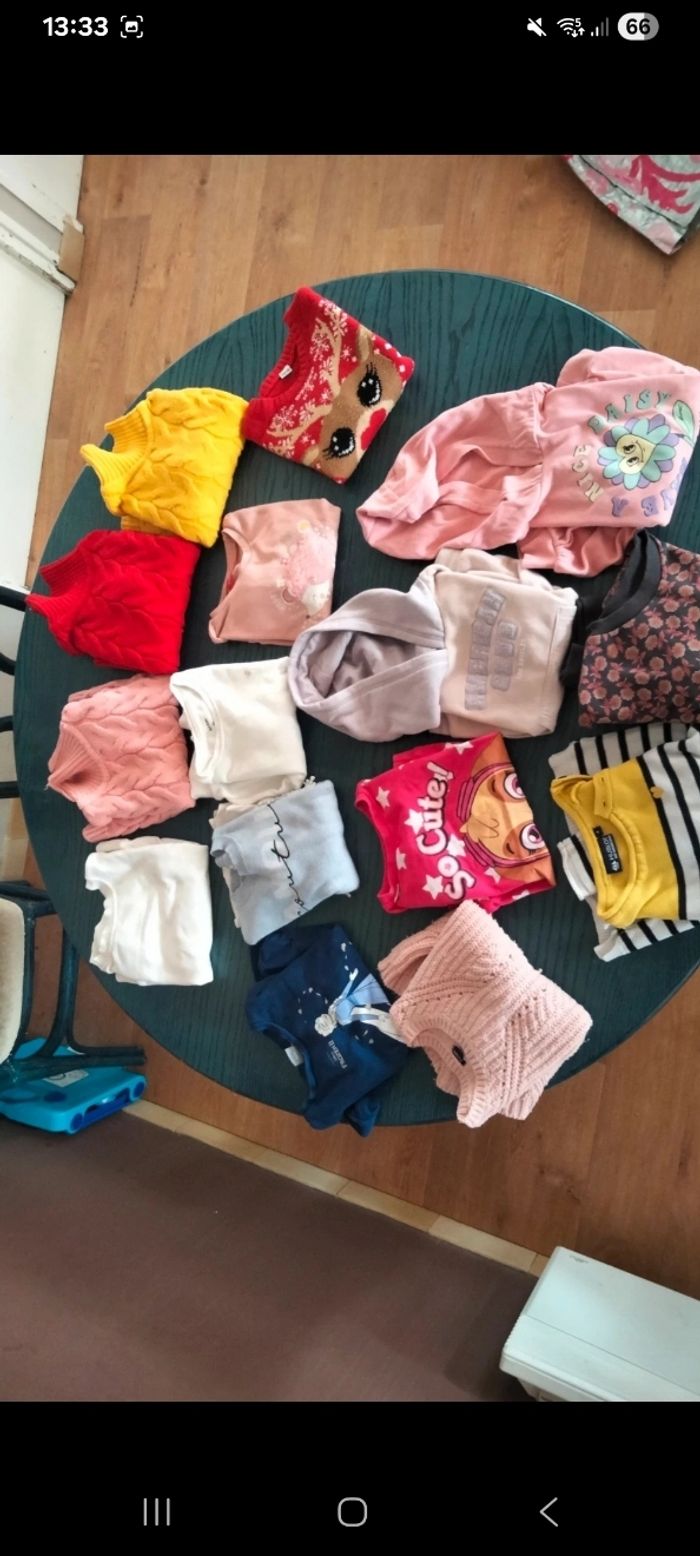 Gros lot vêtements fille 5 ans - photo numéro 2