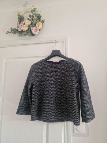 Haut épais gris et noir manches longues mango