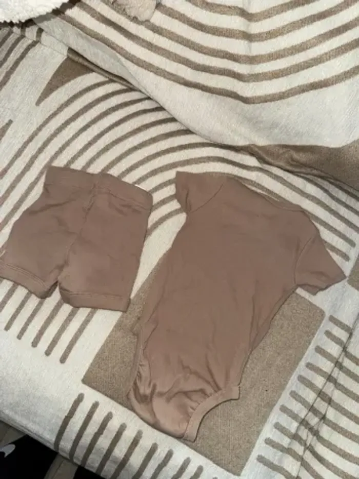Ensemble body short - photo numéro 3