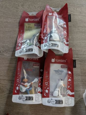 Lot tonies 