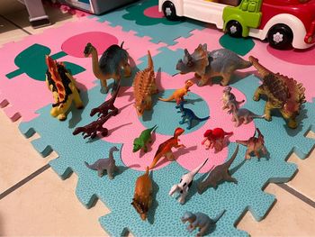 Lot figurines dinosaures