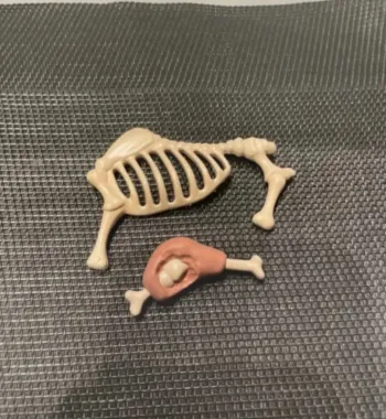 Playmobil lot 1 jambon gigot + 1 carcasse squelette pour animaux félins vautours Wiltopia