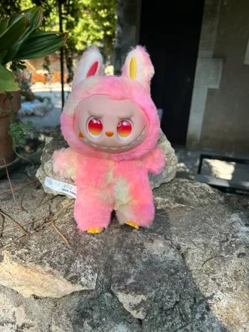 Labubu GÉANT rose neuf