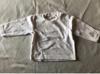 Sous  pull  épais et chaud  taille  3  mois