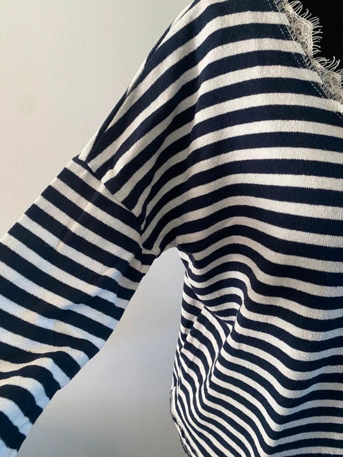 Pull Marinière en maille blanche et marine à rayures taille M - photo numéro 9