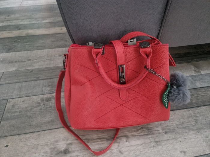 Sac à main rouge