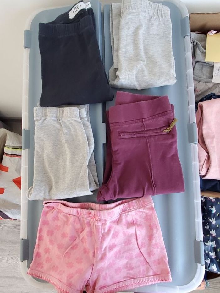 Lot de 4 leggings et 1 short taille 4 ans