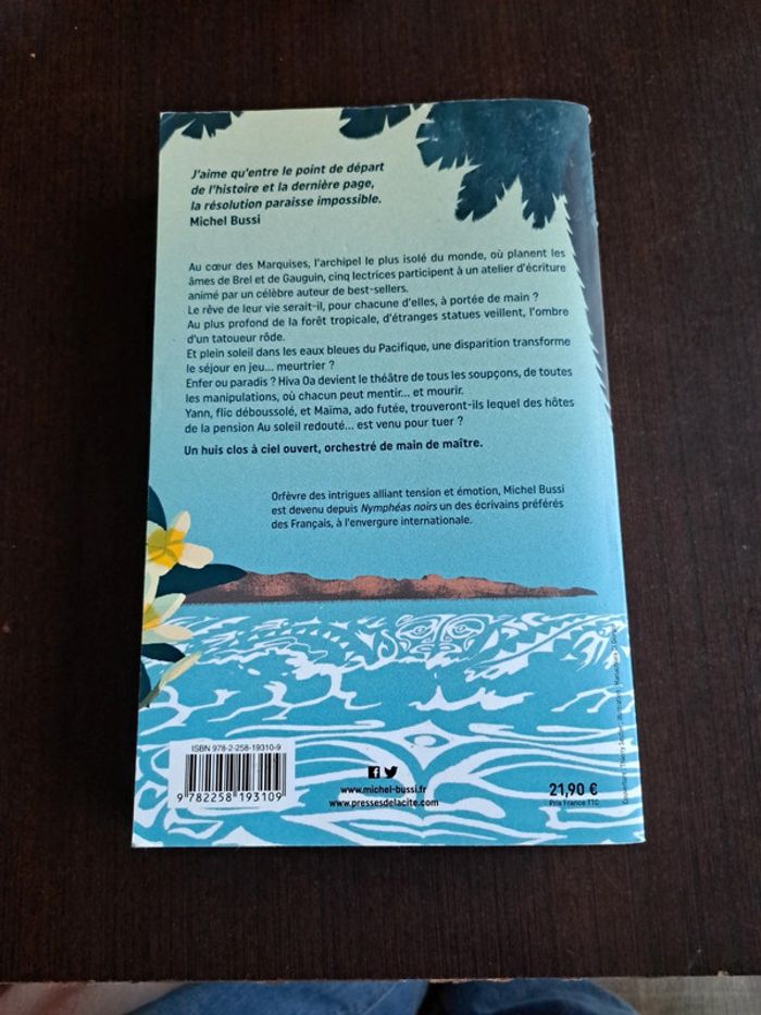 Livre Au soleil redouté de Michel Bussi - photo numéro 2