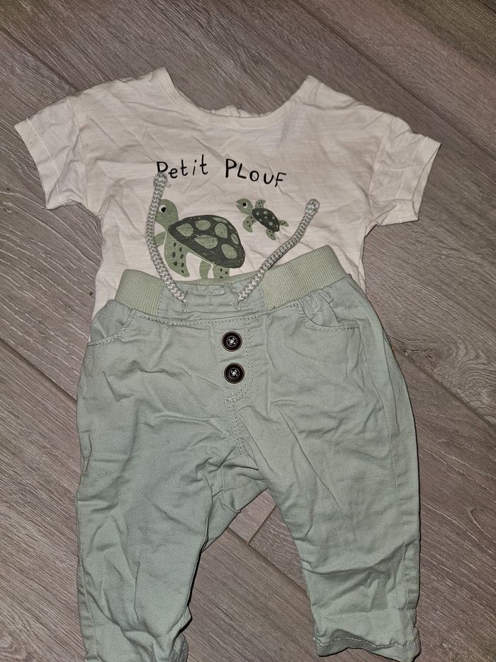 Ensemble pantalon et t-shirt 3 mois